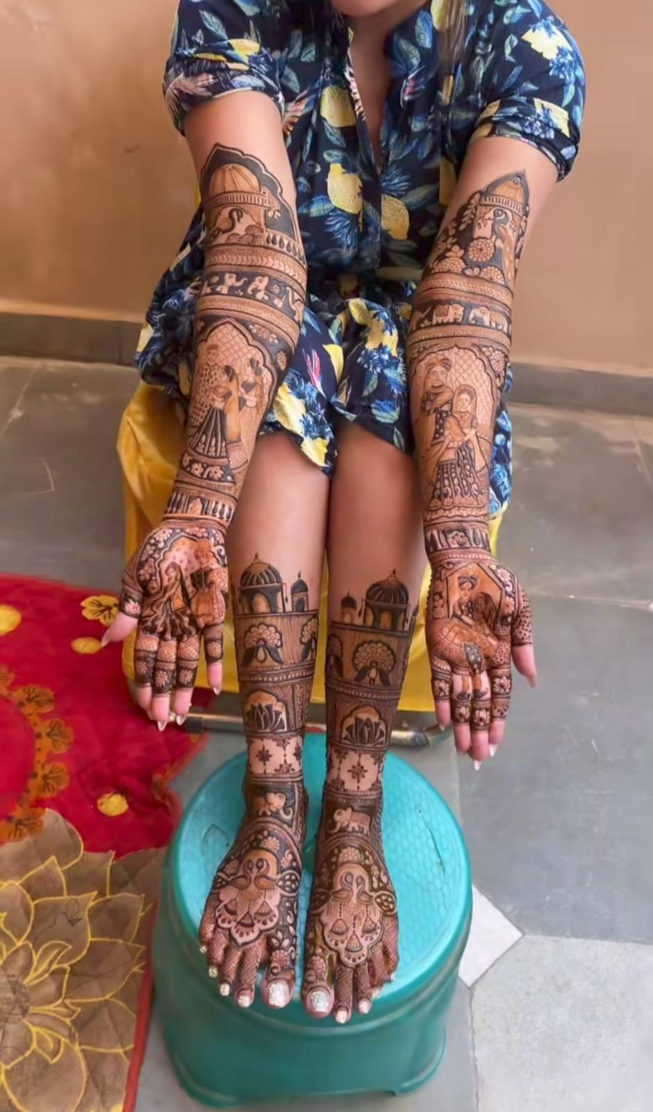 From traditional to trendy, we create mehendi masterpieces.